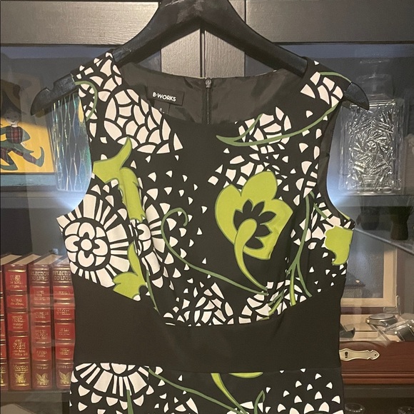 ♻️Black and Green Floral Dress - Picture 3 of 7